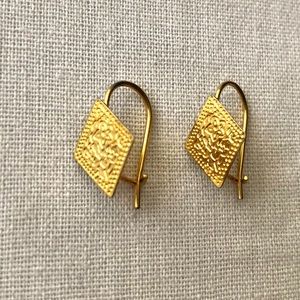 Vintage 14k gold plated floral earrings